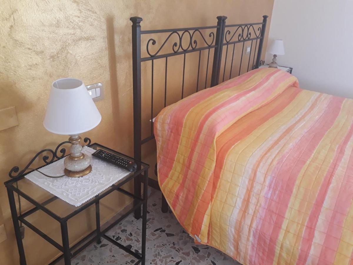 L'Antico Faro Bed & Breakfast Castelsardo Exterior photo